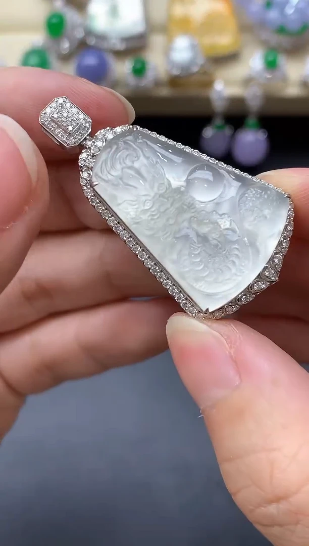 翡翠18K金镶嵌颈饰618-中国好珍宝