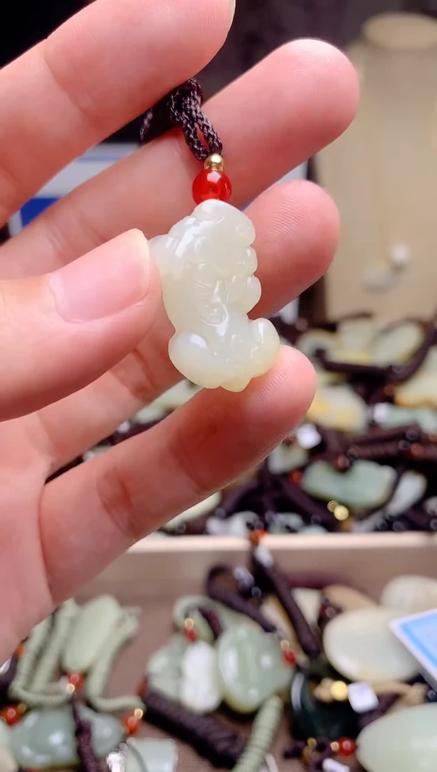 和田玉未镶嵌颈饰1