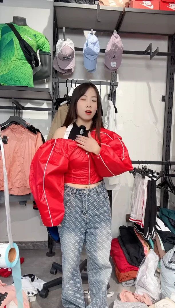 1343  编码 耐克卫衣服饰过款为准 尺码M