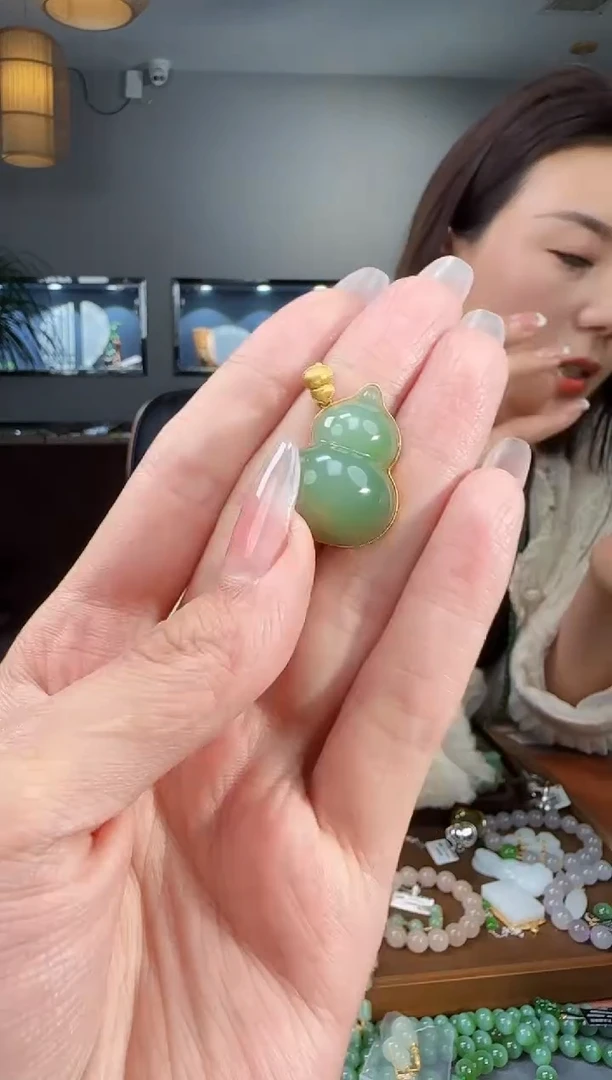 吊坠(不含链)18K金镶嵌和田玉1