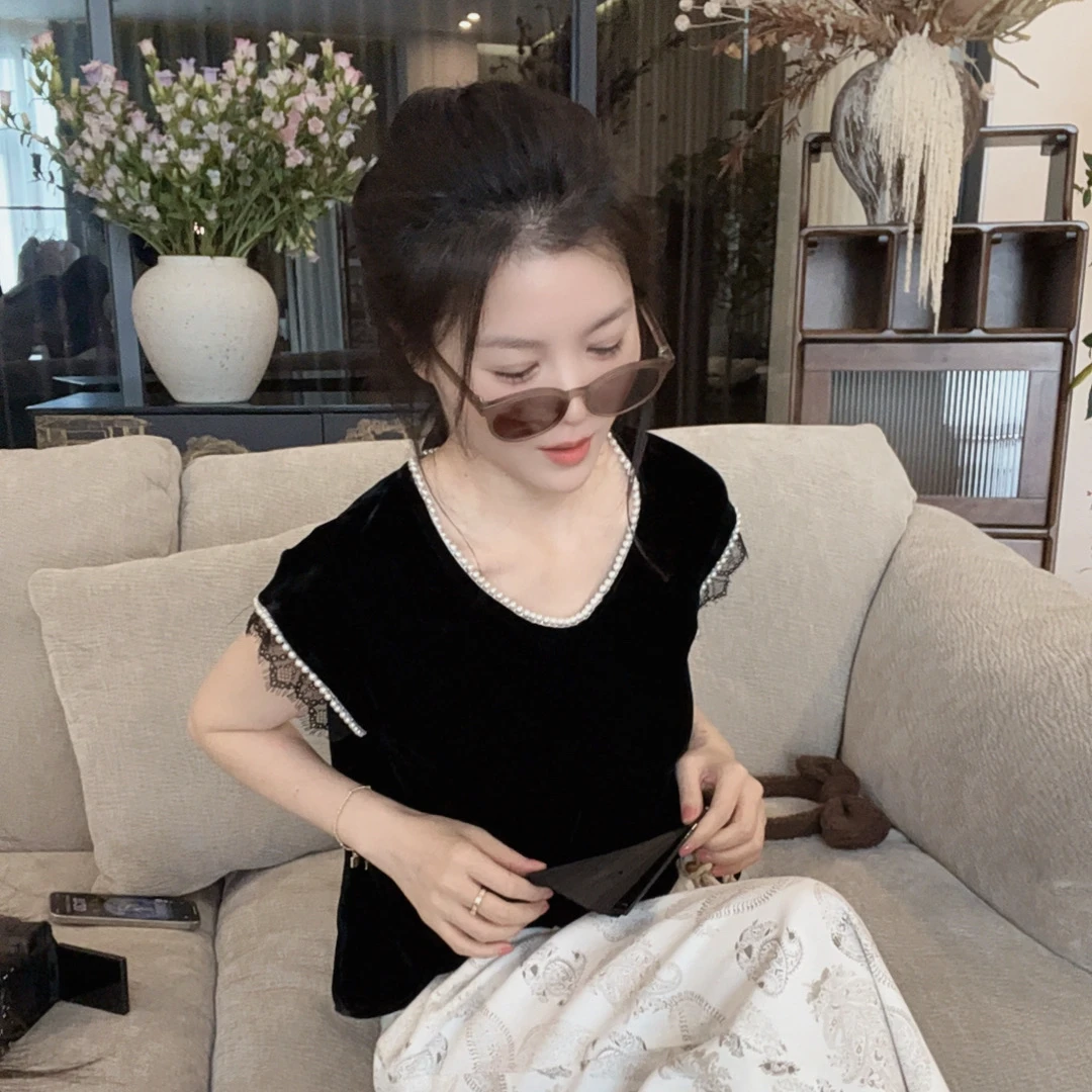 【悦悦专属】新款夏季V领珍珠拼接蕾丝花边丝绒上衣Y430