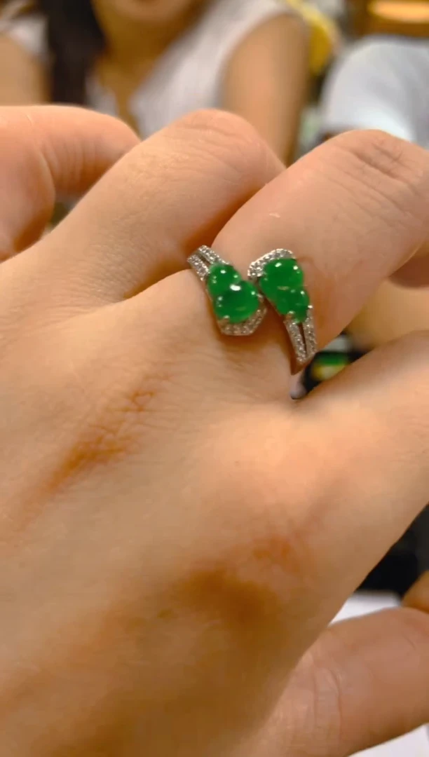 翡翠戒指未镶嵌多样性发一