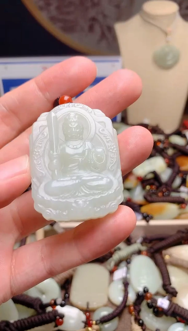 和田玉未镶嵌颈饰1