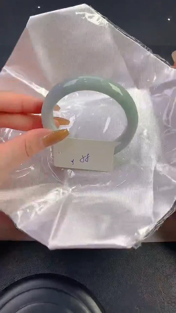 未镶嵌手镯翡翠83
