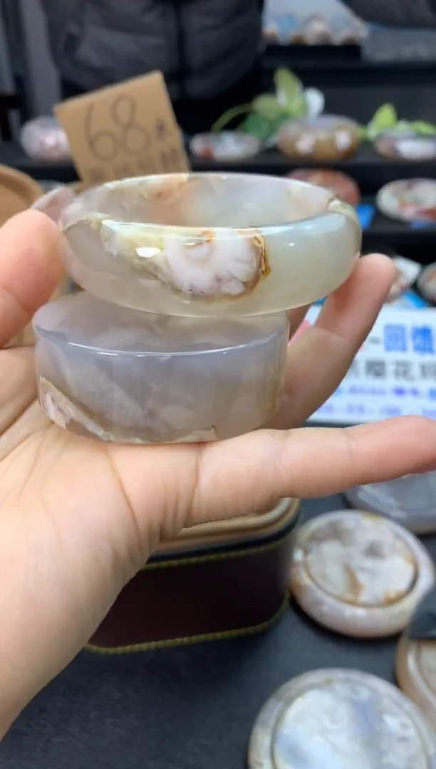 未镶嵌手镯石英质玉（57-58圈口）赠送镯心 无证书