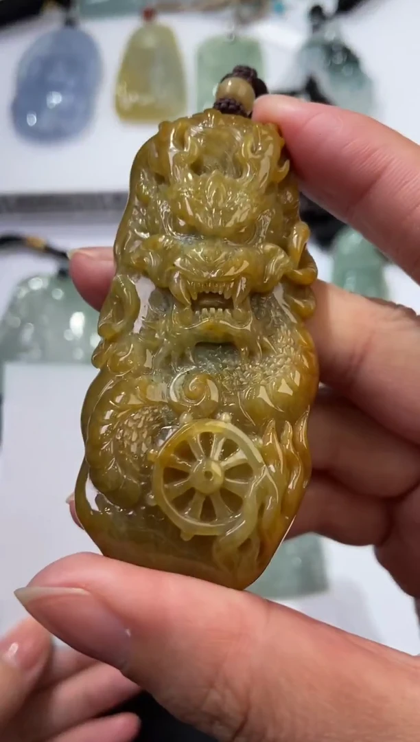 未镶嵌挂件翡翠372385   多人