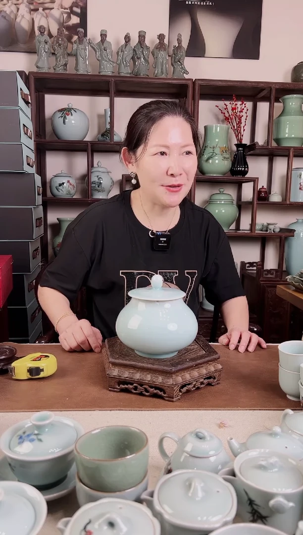 花***?微瑕 纯手工 粉青 盖罐