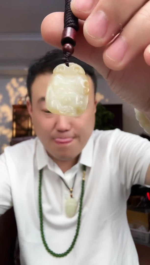 和田玉未镶嵌颈饰1