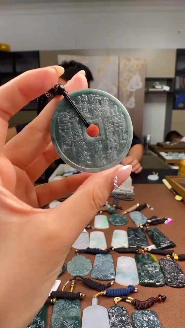 颈饰未镶嵌翡翠多样性发其一