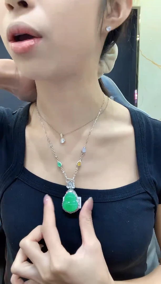 吊坠(不含链)18K金镶嵌翡翠美***光CJ多样性发其一