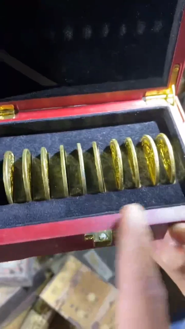 香榧木（1个枣红色小盒子10圆）