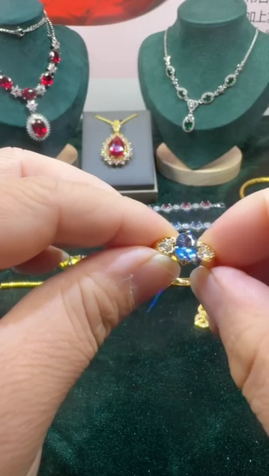 戒指蓝宝石18K金镶嵌6