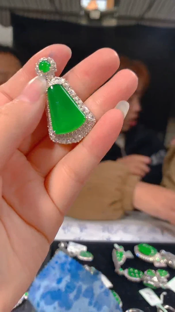 【闪购商品】定制翡翠未镶嵌62多样性发货（发其一）