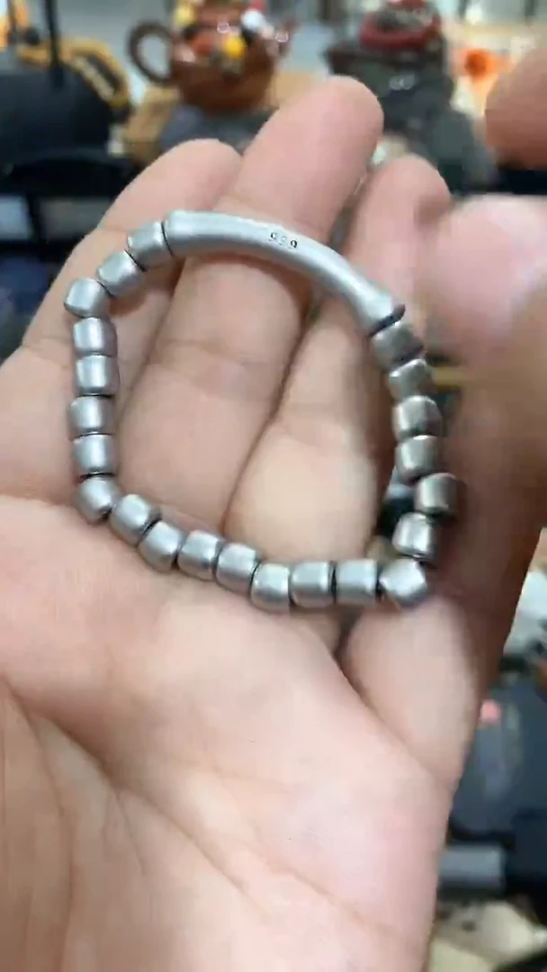 瓷片闪购商品  如图所示