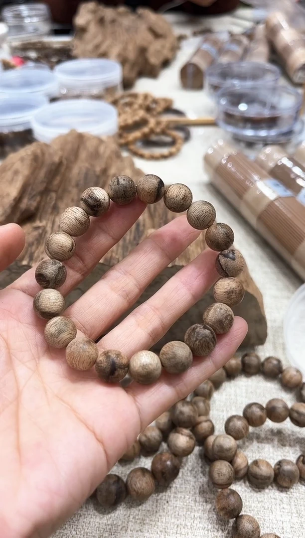 【闪购商品】沉香手串天花板1.1单圈【PK市面沉水级味道】