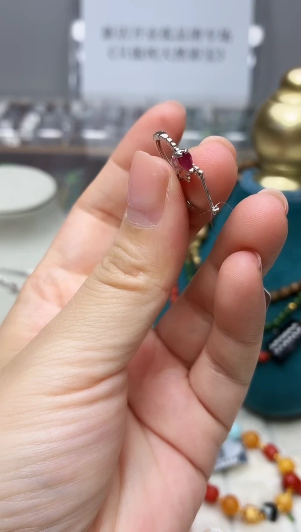 银S925镶嵌耳饰红宝石173BJ1213产品一个（多样性）