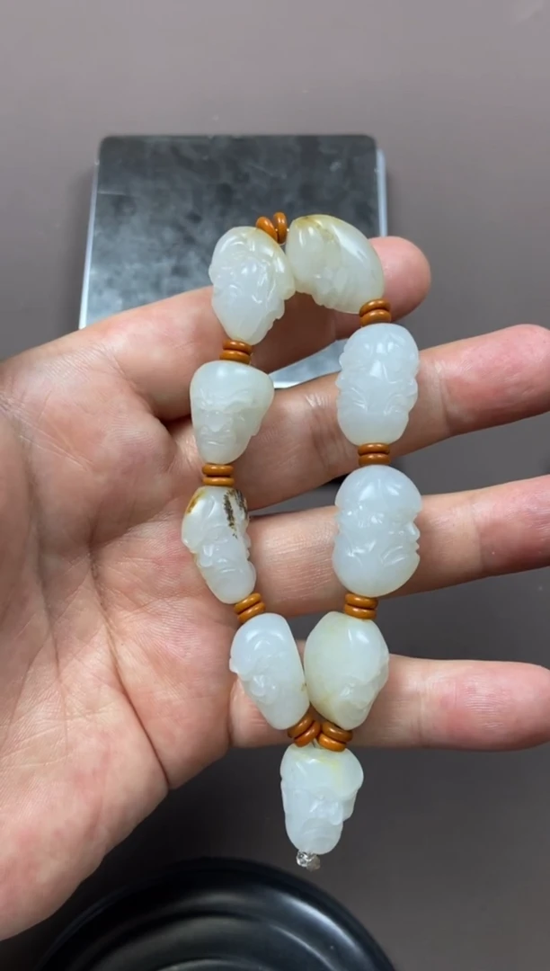 颈饰未镶嵌和田玉沙**狼1