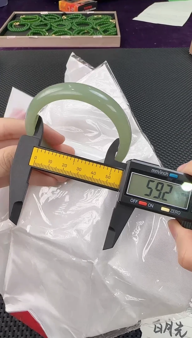 未镶嵌手镯石英质玉手镯圈口60