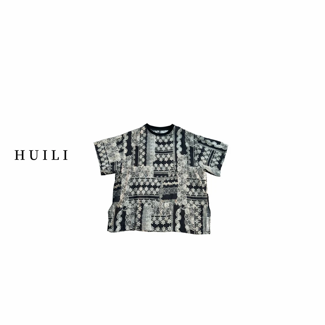 慧丽【清爽纸片人】夏季新款百搭圆领侧开叉黑白蕾丝印花短袖T82169