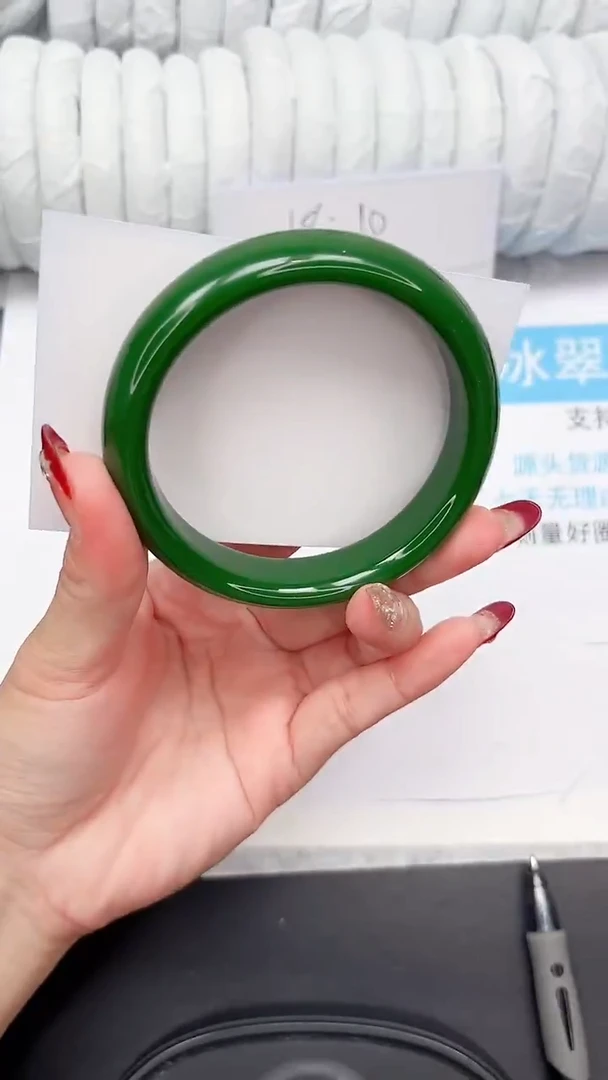 未镶嵌手镯石英质玉208-62BCL