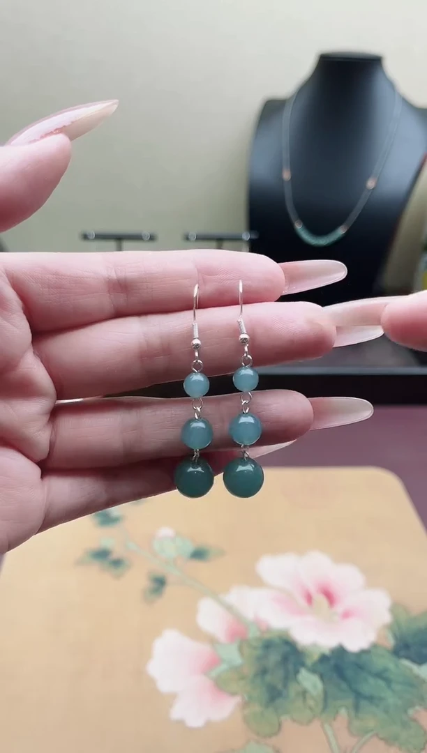 未镶嵌石英质玉（天山翠）耳饰950