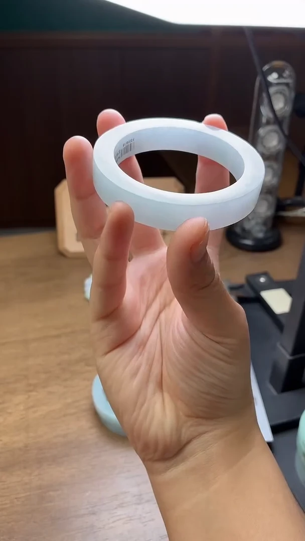 未镶嵌手镯定制翡翠招*猫定制