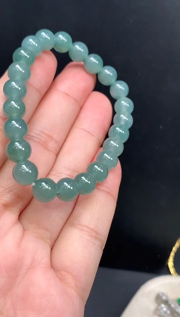 颈饰未镶嵌翡翠手串