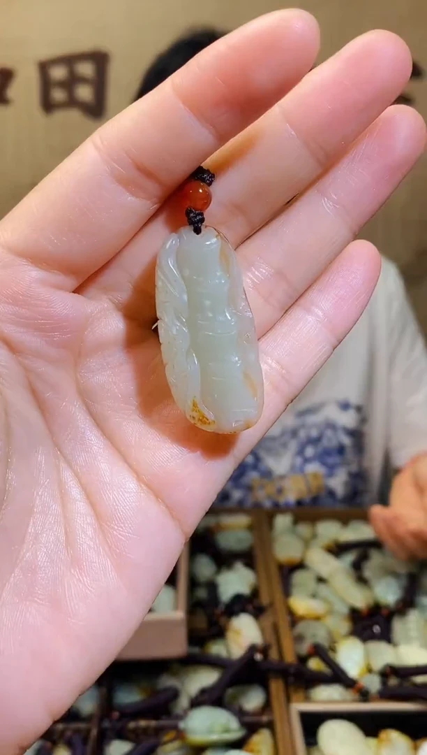 和田玉未镶嵌颈饰1