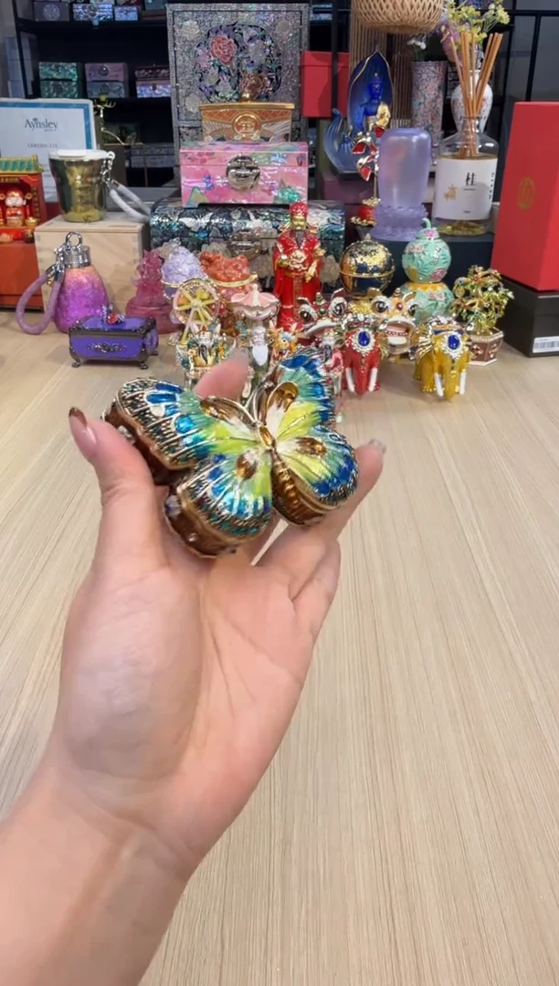 207七宝蓝色蝴蝶盒