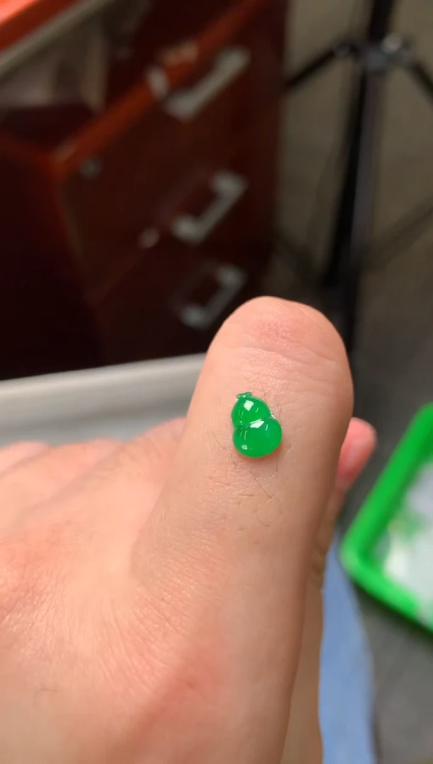 未镶嵌定制翡翠裸玉