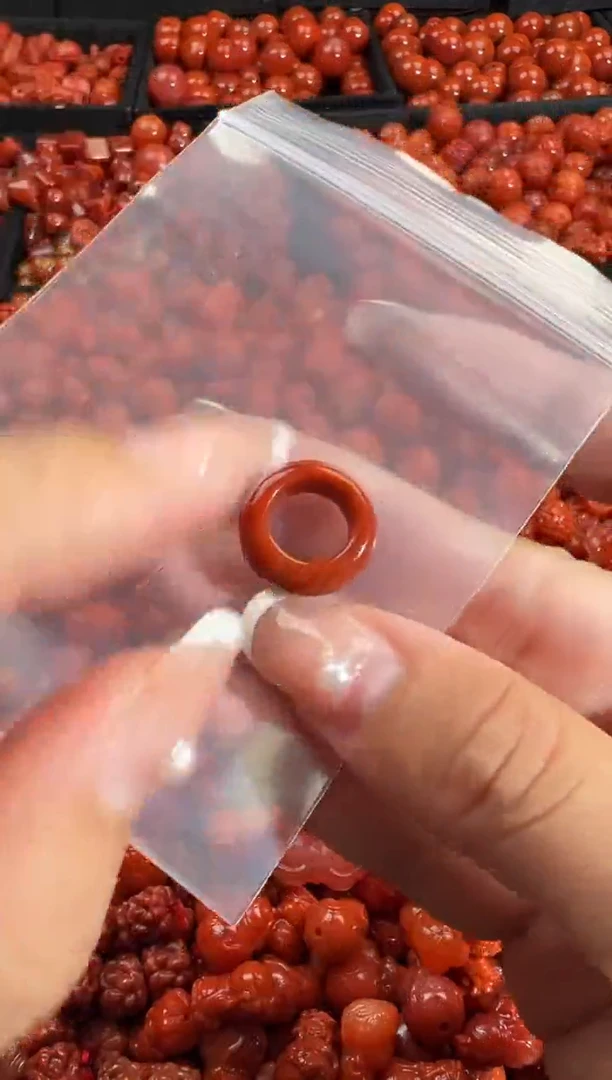 颈饰未镶嵌南红玛瑙1