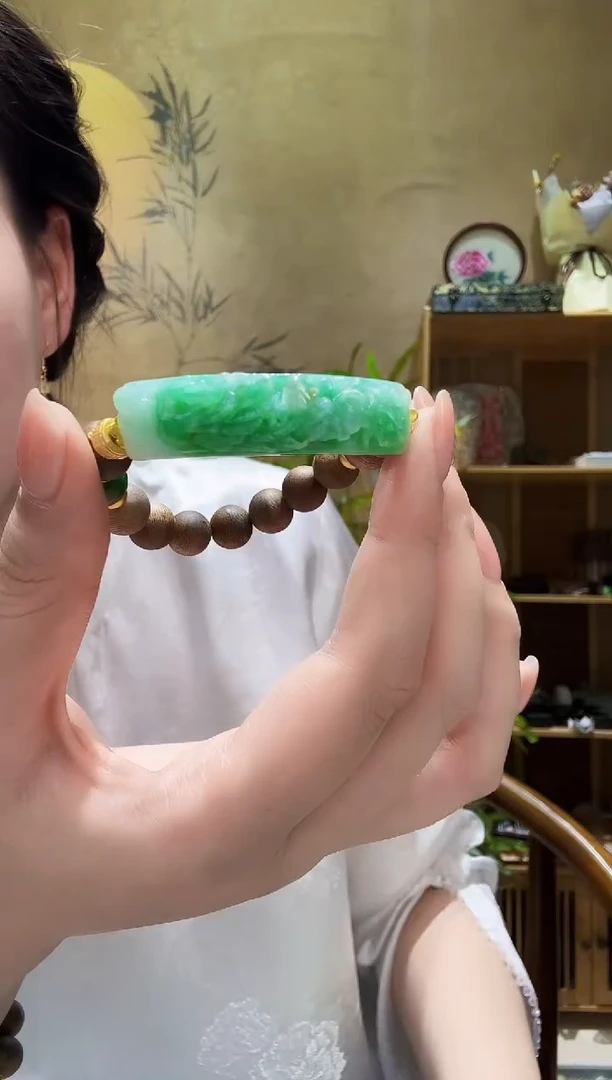 颈饰未镶嵌翡翠手牌