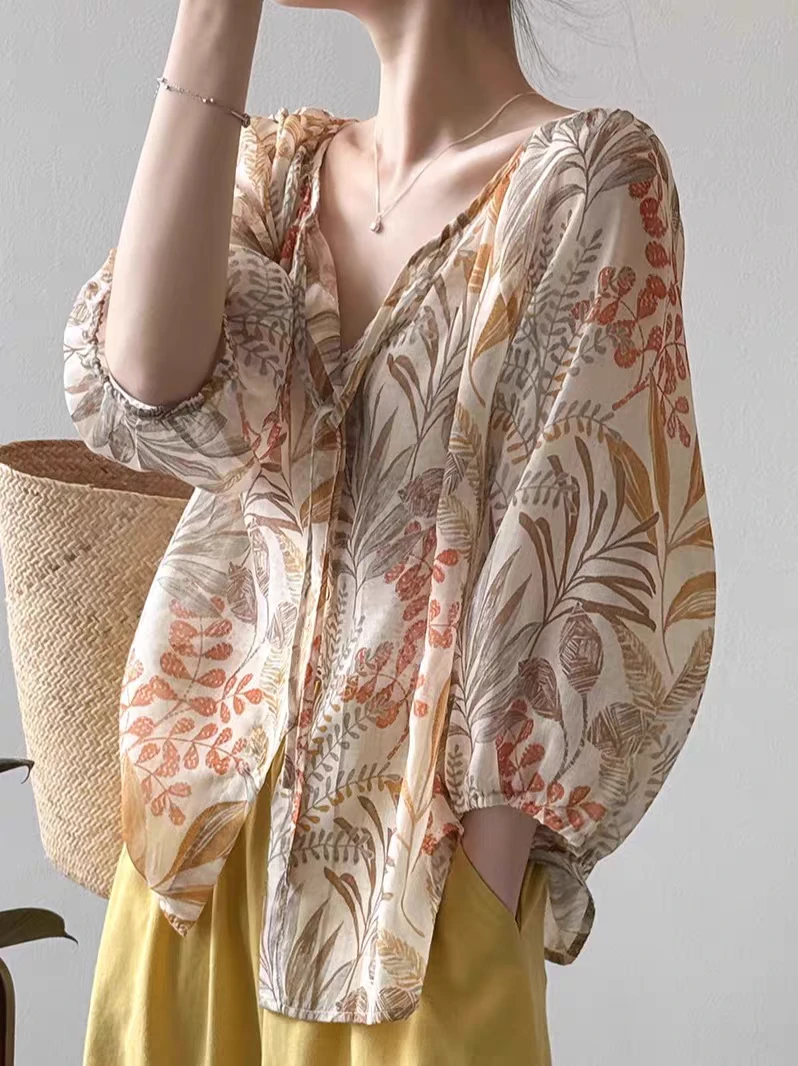 V领系带碎花衬衫女夏季设计小众法式上衣慵懒薄款七分袖防晒罩衫