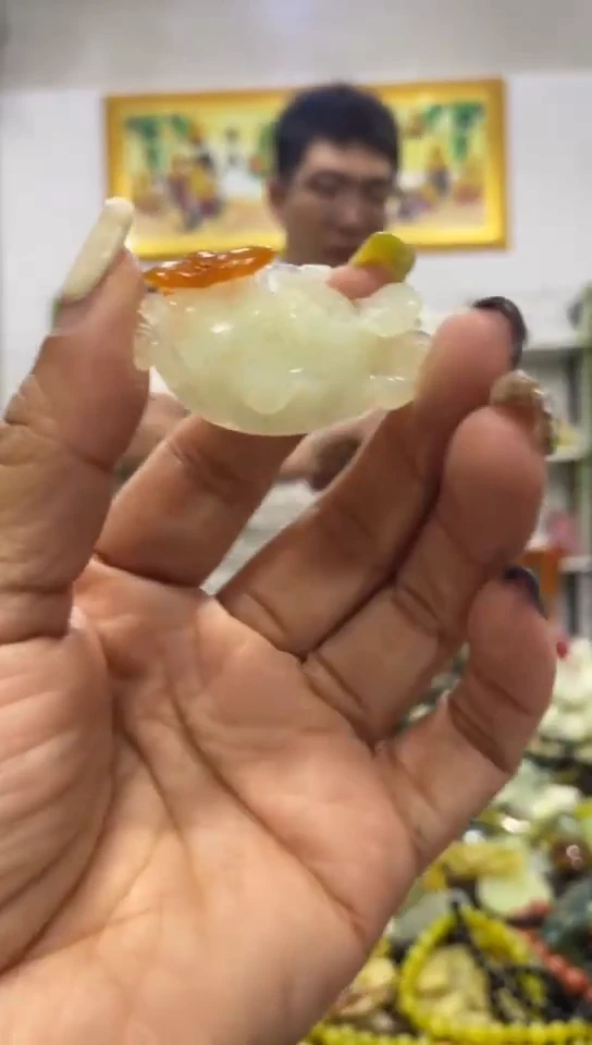 未镶嵌岫玉吊坠