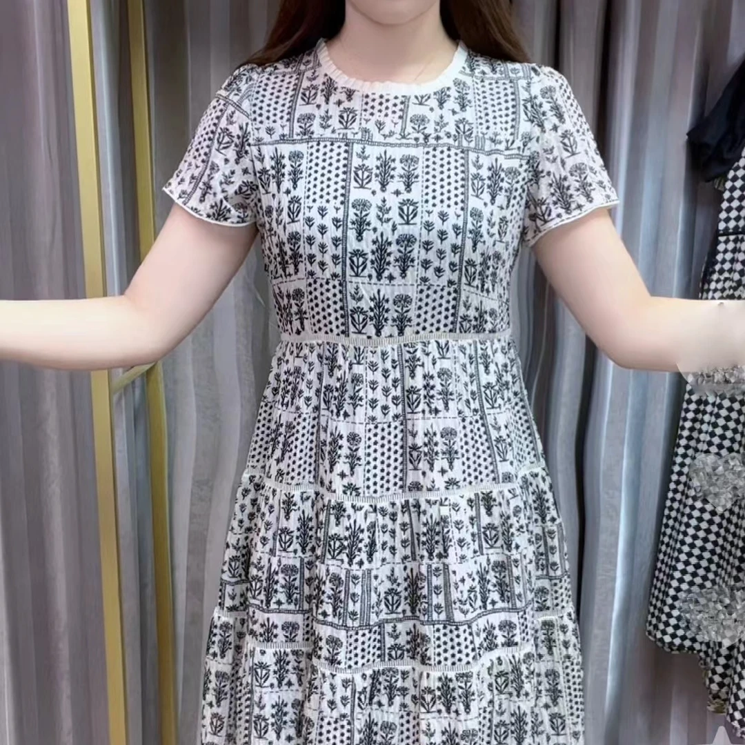 2025夏季新款显瘦气质百搭小碎花连衣裙
