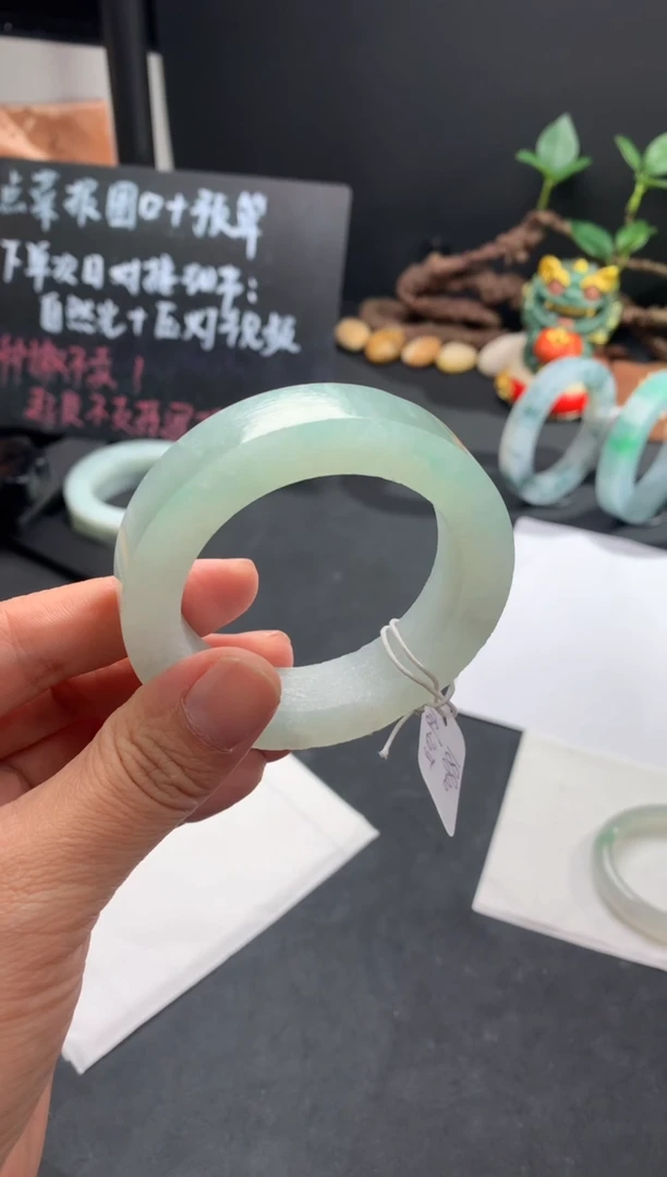 定制翡翠手镯未镶嵌冰甜晴飘金丝绿正圈49-50