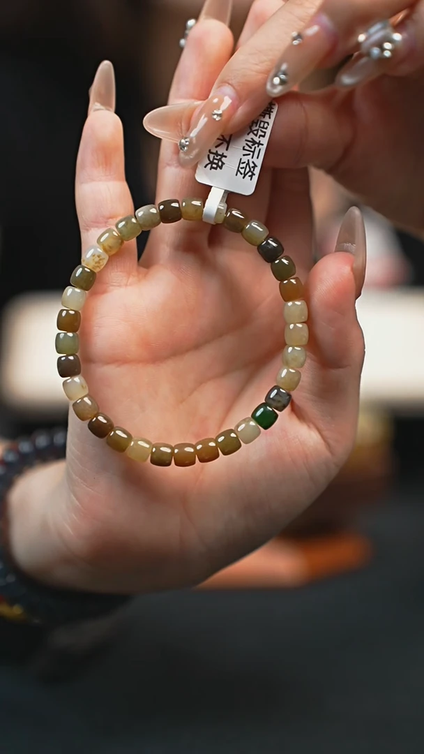 颈饰未镶嵌和田玉拍一发一