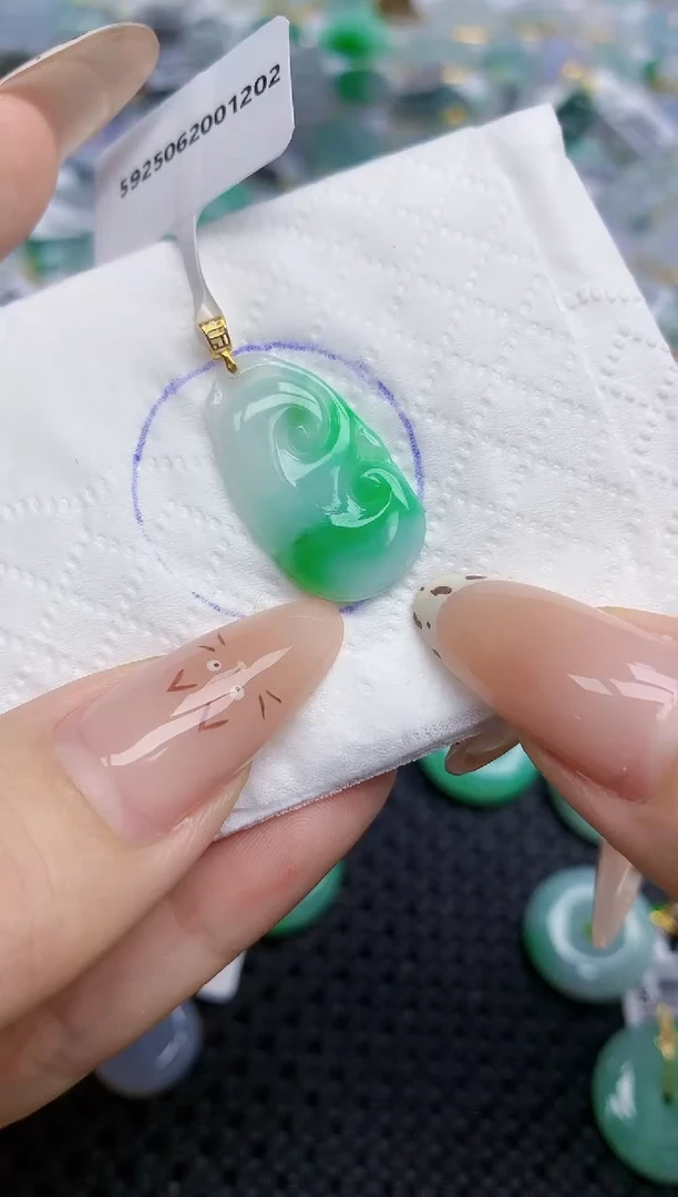 翡翠18K金镶嵌颈饰35   天然翡翠A货