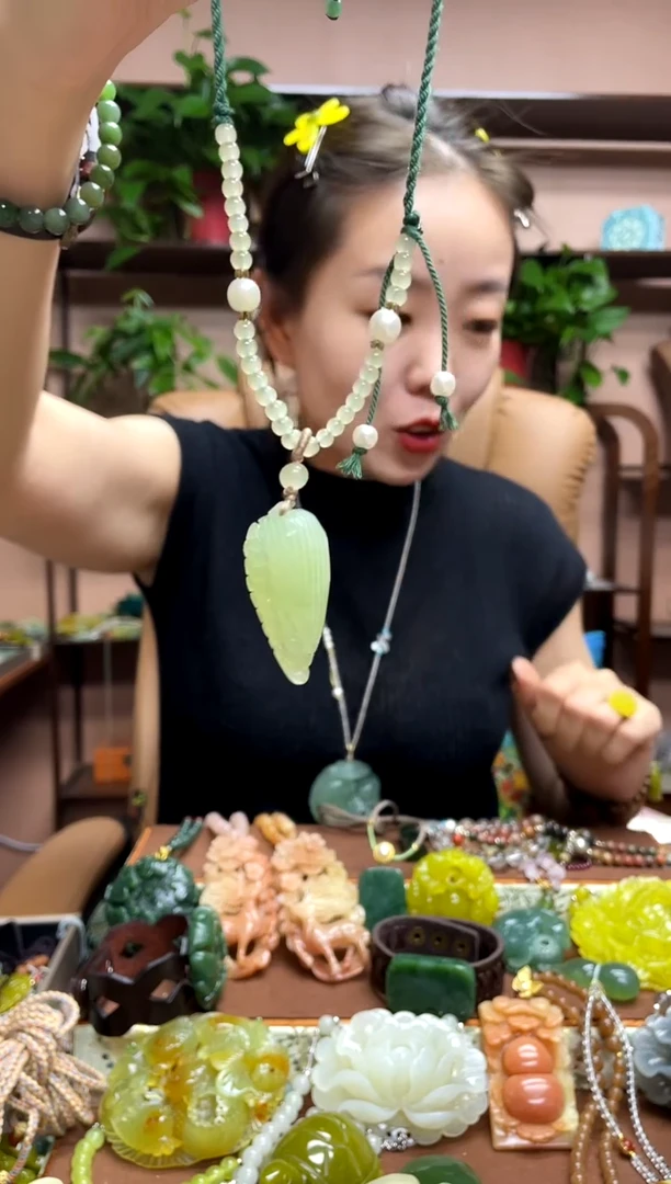 未镶嵌岫玉吊坠·
