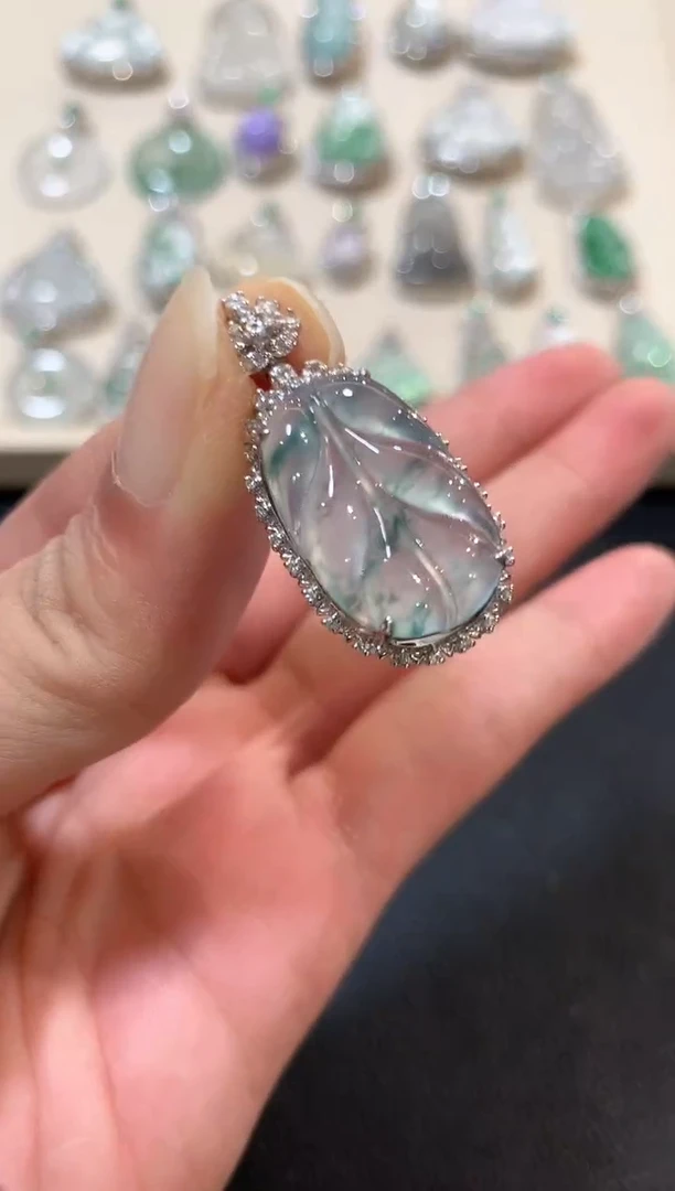 翡翠18K金镶嵌吊坠(不含链)b71