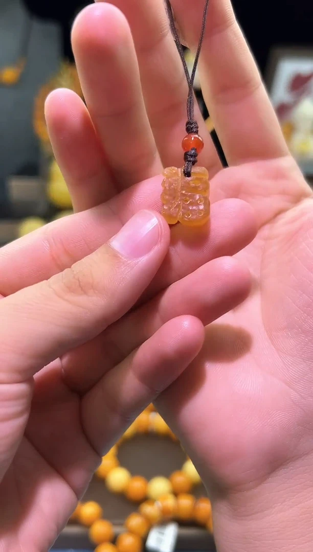 蜜蜡未镶嵌珠宝奇石57号链接