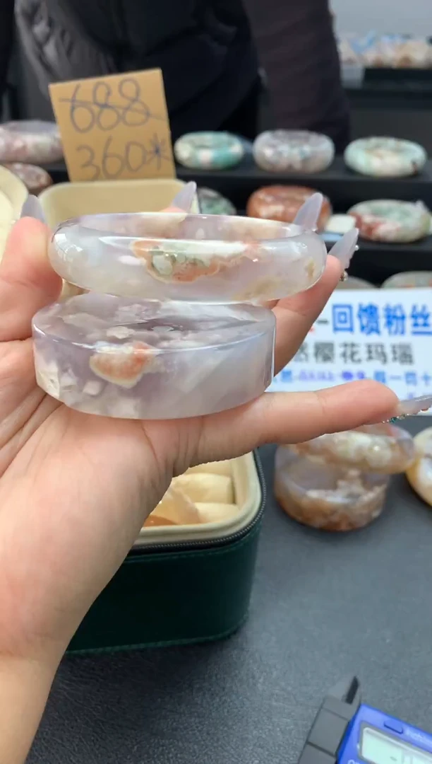 未镶嵌手镯石英质玉（65-66圈口）赠送镯心