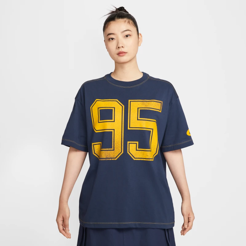 Nike Sportswear 女子短袖T恤HV4973