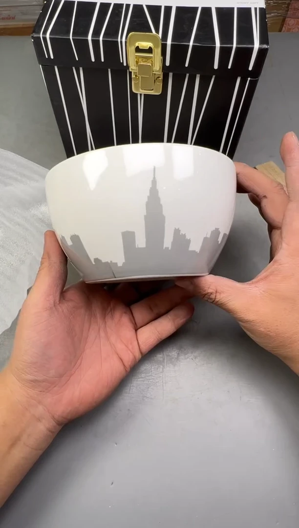 瓷片是***啊820中古产品，默认微瑕，谨慎参拍