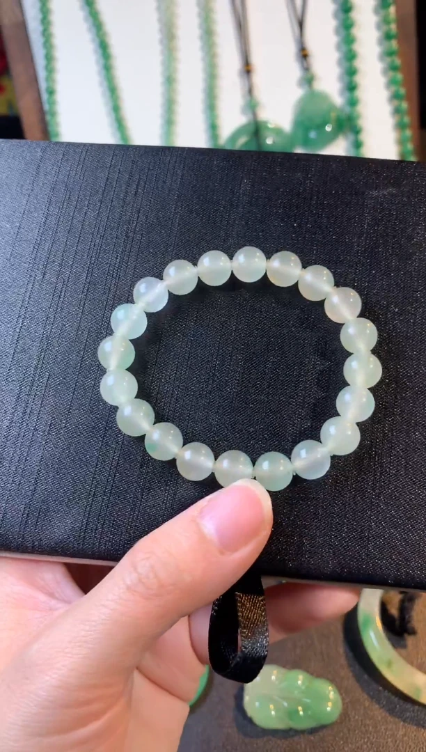 未镶嵌手串石英质玉（非洲翠）卡9珠串