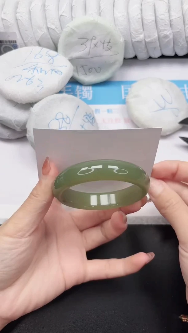 未镶嵌手镯石英质玉43-56.4QHS