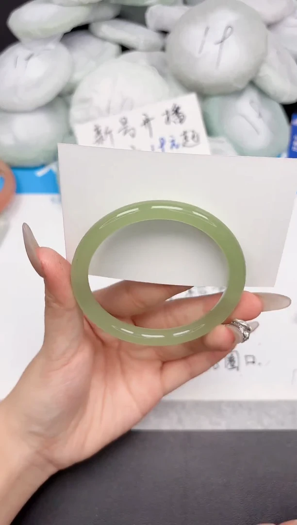 未镶嵌手镯石英质玉329-61