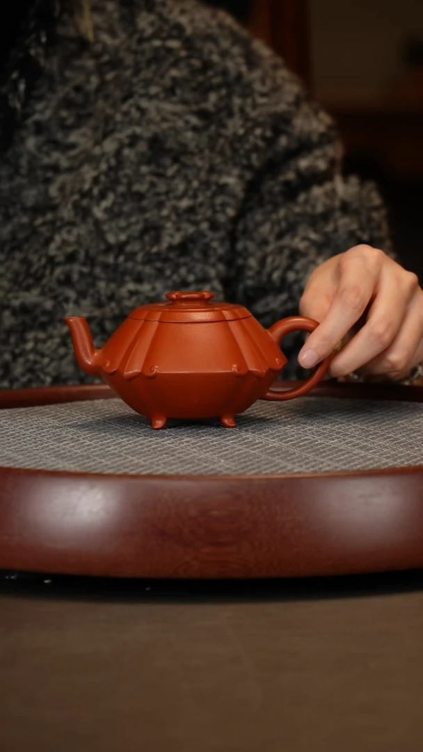 【闪购商品】紫砂茶壶老朱泥海棠240c