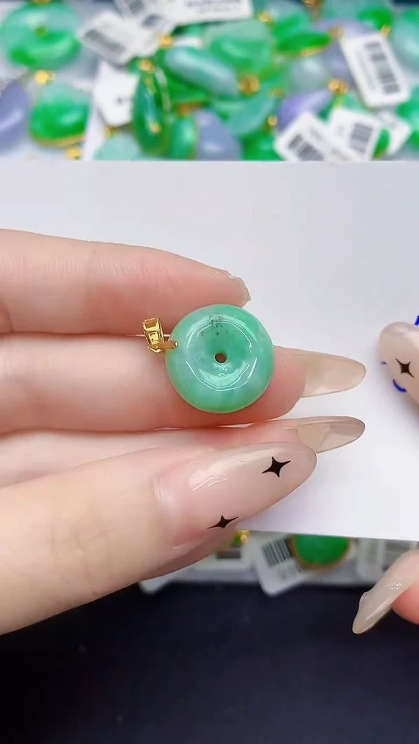 颈饰未镶嵌翡翠缅甸天然翡翠A货