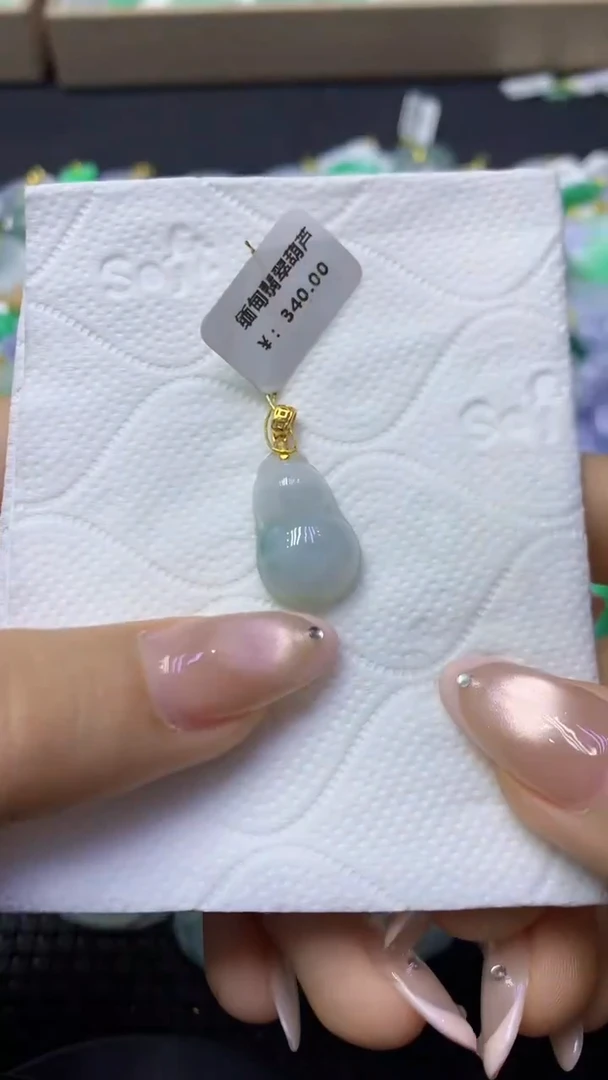 颈饰未镶嵌翡翠天然缅甸翡翠A货